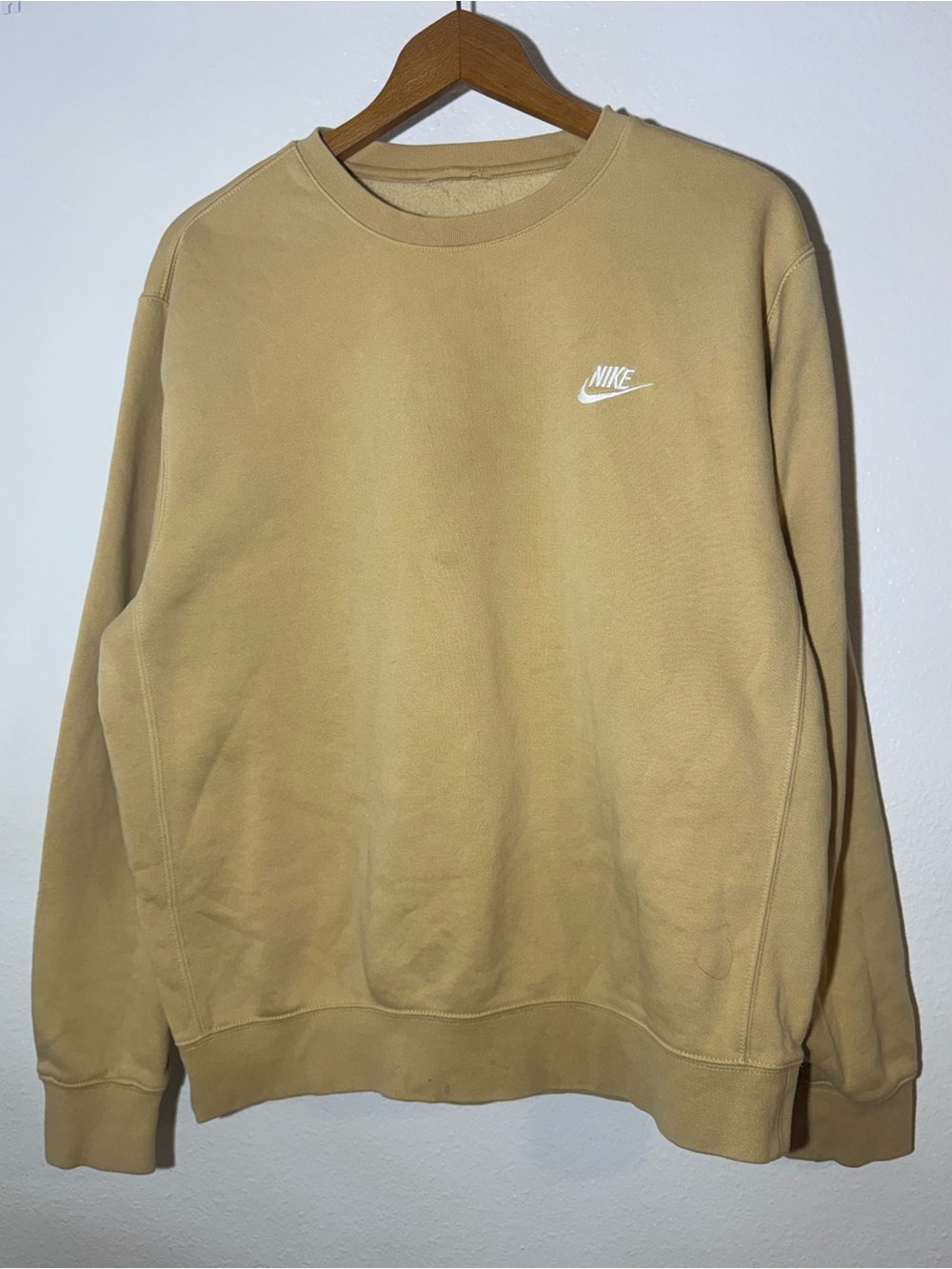 Nike Mens Crewneck Sweatshirt Tan Fleece Pullover Embroidered Logo Medium